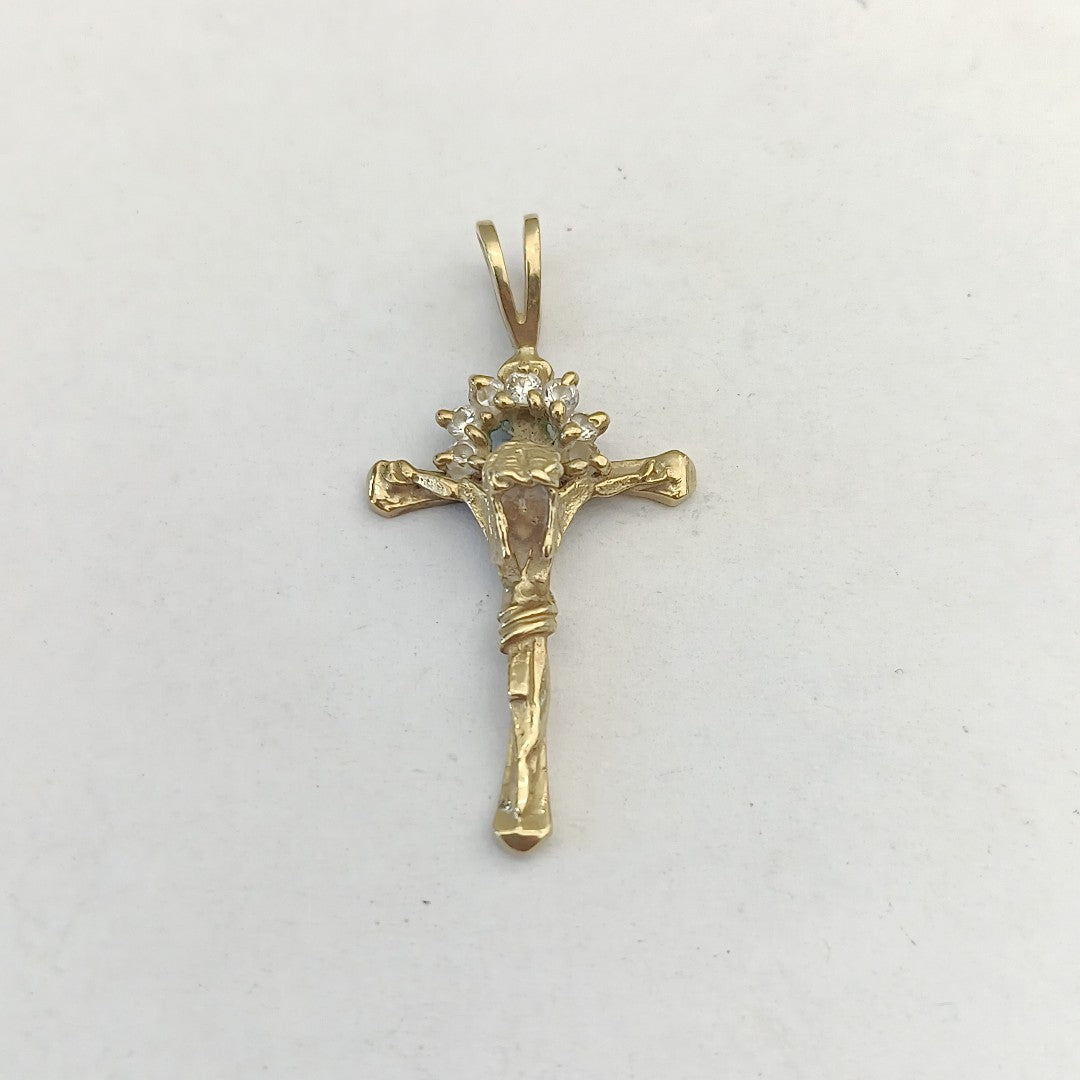 K1 2,70 GRMS 14 K ESPECIFICACIONES COMPLEMENTARIAS DIJE CRUCIFIJO CON CIRCONIA B (SEMINUEVO)