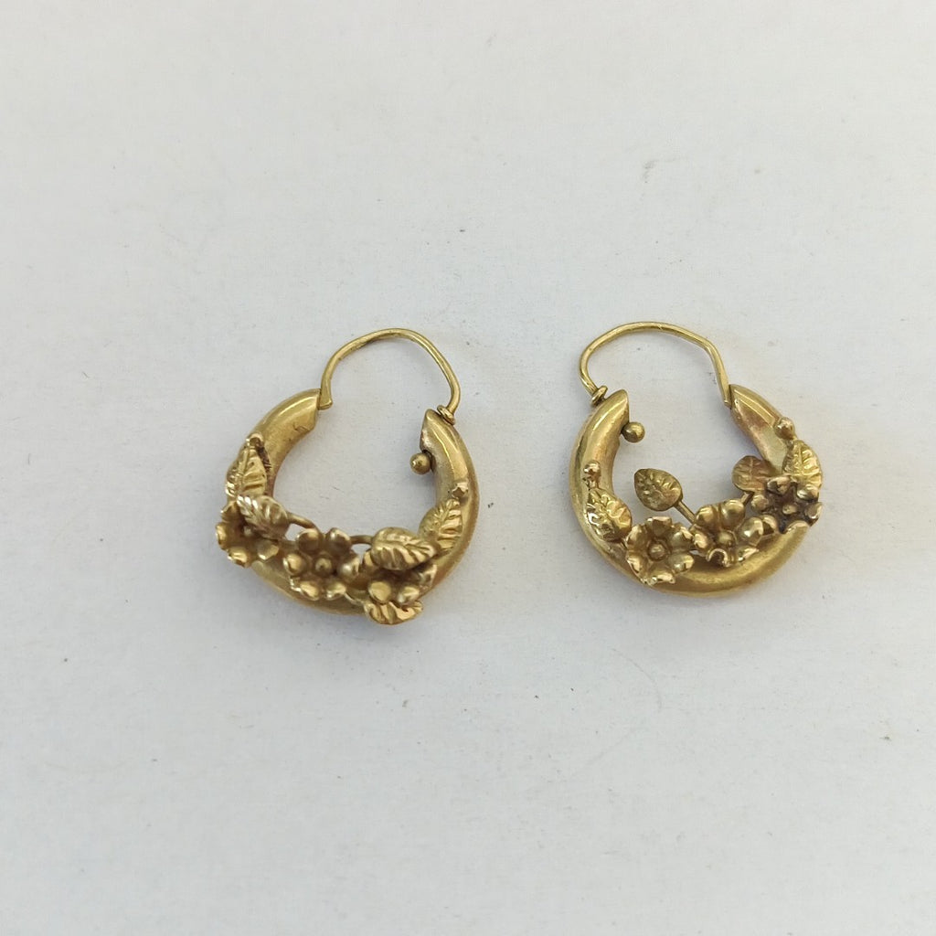 K1 2,50 GRMS 18 K ESPECIFICACIONES COMPLEMENTARIAS PAR ARRACADAS CON FLORES ORO (SEMINUEVO)