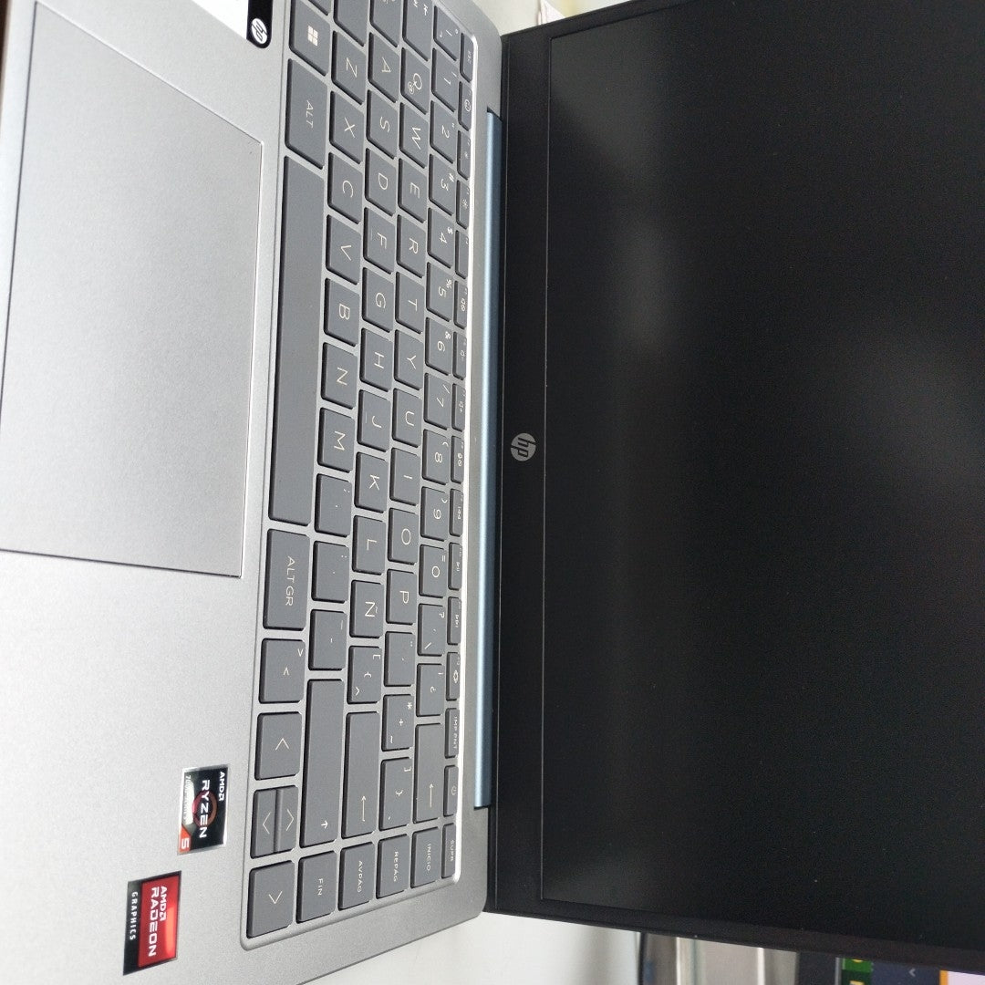 LAPTOP HP 14-EM0017LA (2024) 512 GB SSD 8 GB RAM