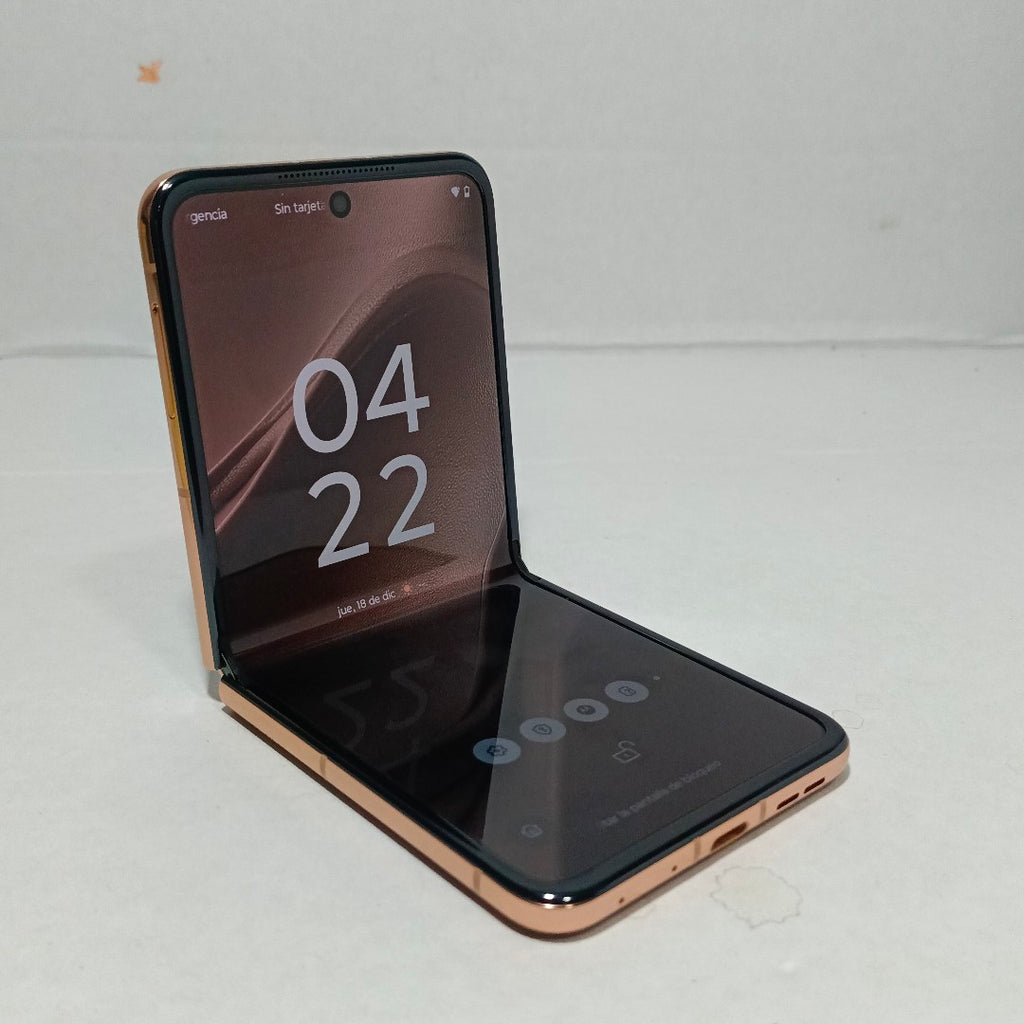 CELULAR MOTOROLA RAZR 50 ULTRA XT2451-3 (2024) 512 GB 12 GB RAM (SEMINUEVO)