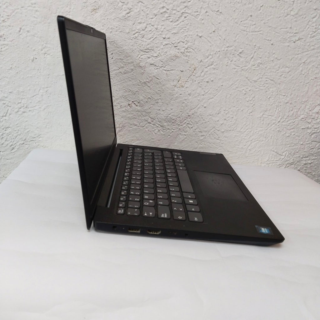 LAPTOP LENOVO  V14 G2 IJL (2023) 128 GB SSD 8 GB RAM (SEMINUEVO)