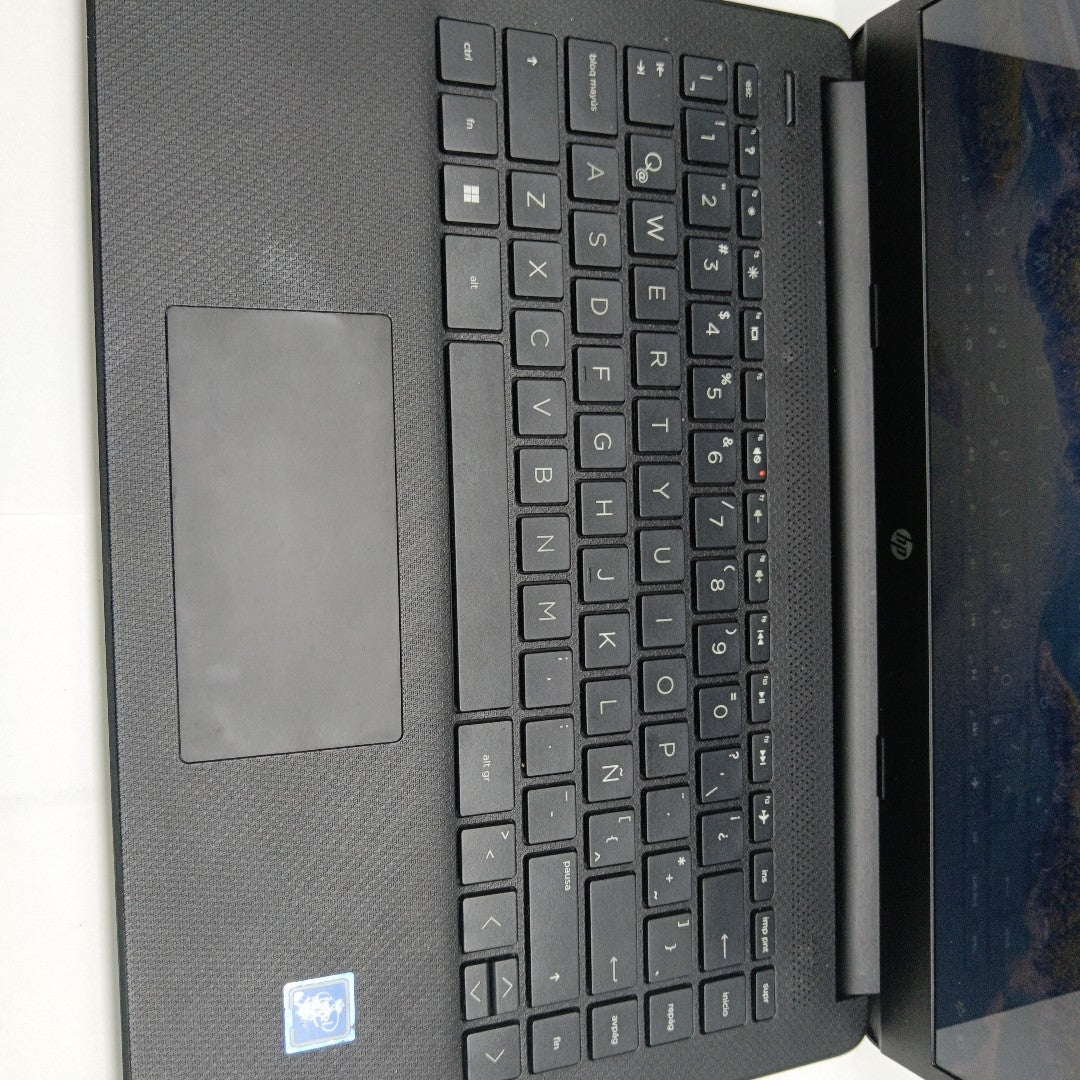 LAPTOP HP 14-DQ0510LA (2023) 256 GB SSD 4 GB RAM (SEMINUEVO)