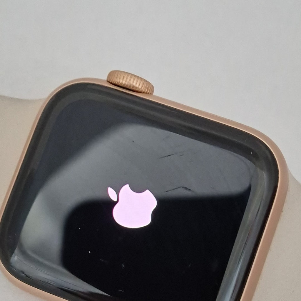 SMARTWATCH APPLE SE ALUMINIO A2351 40 MM GPS (SEMINUEVO)