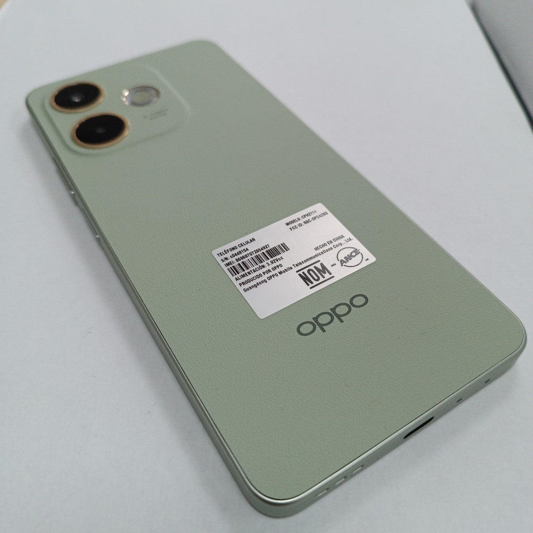 CELULAR OPPO  A5 PRO CPH2711 (2025) 256 GB 8 GB RAM (SEMINUEVO)