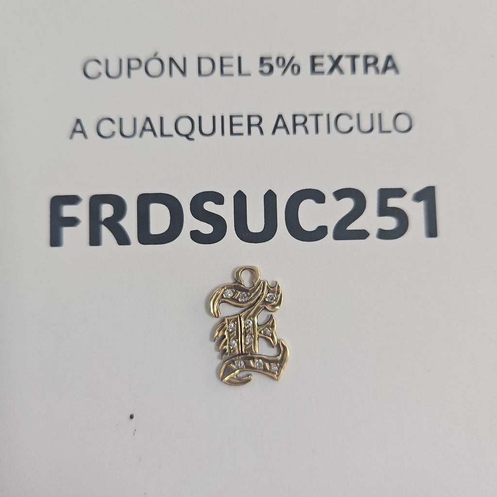 K1 1,40 GRMS 14 K ESPECIFICACIONES COMPLEMENTARIAS DIJE LETRA E CON SIRCONIA SIN (SEMINUEVO)