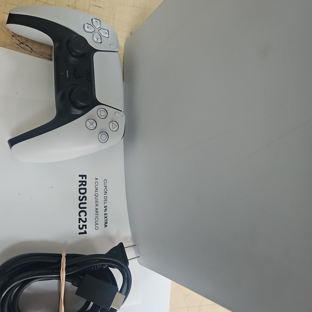 CONSOLA DE VIDEOJUEGO SONY PS5 825 SSD (SEMINUEVO)