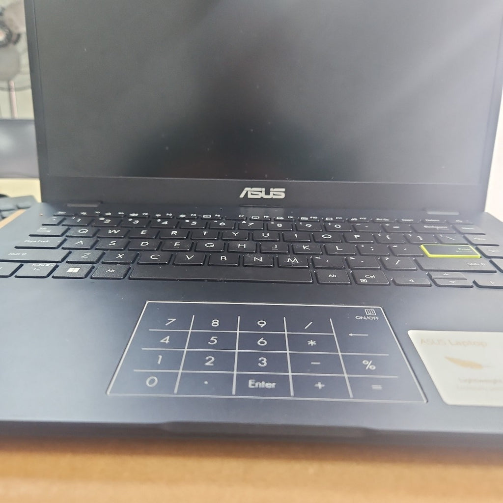 LAPTOP ASUS E410KA-CL464 (2024) 64 GB SSD 4 GB RAM (SEMINUEVO)