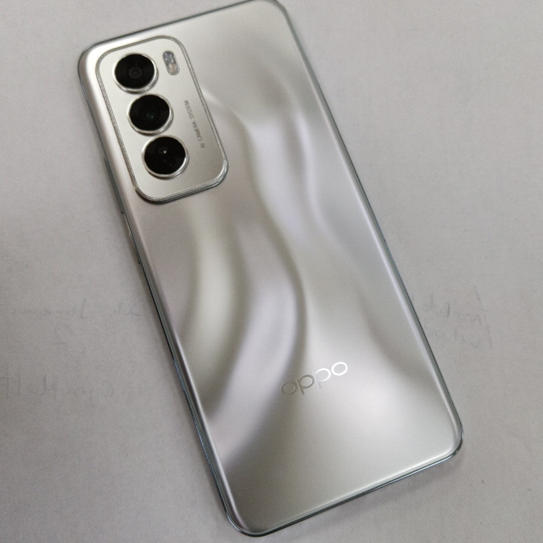 CELULAR OPPO   RENO12 5G CPH2625 (2024) 512 GB 12 GB RAM (SEMINUEVO)