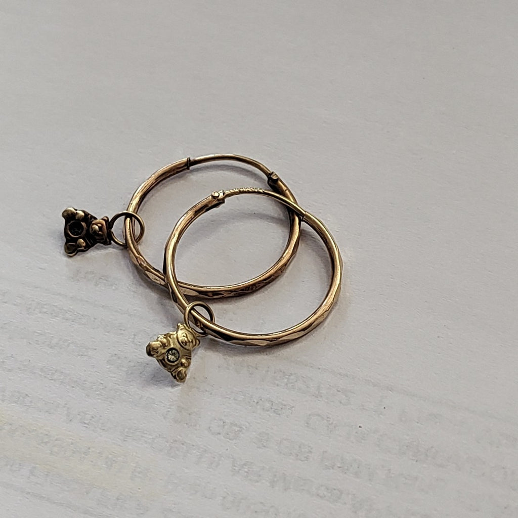 ARRACADAS PAR ORO 10 K 1.1 GRMS (SEMINUEVO)