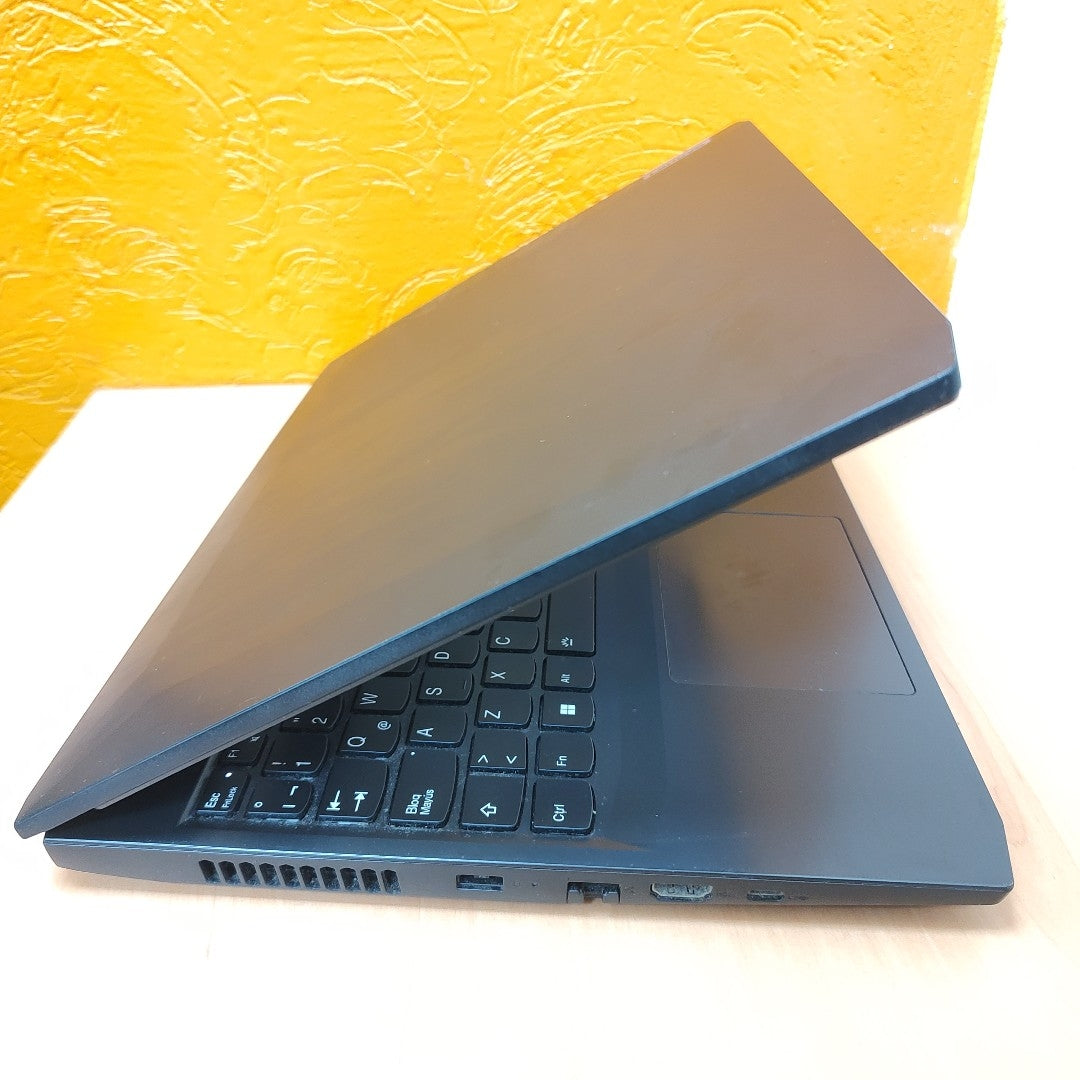LAPTOP LENOVO IDEAPAD GAMING 3 15IHU6 (2023) 512 GB SSD 16 GB RAM (SEMINUEVO)