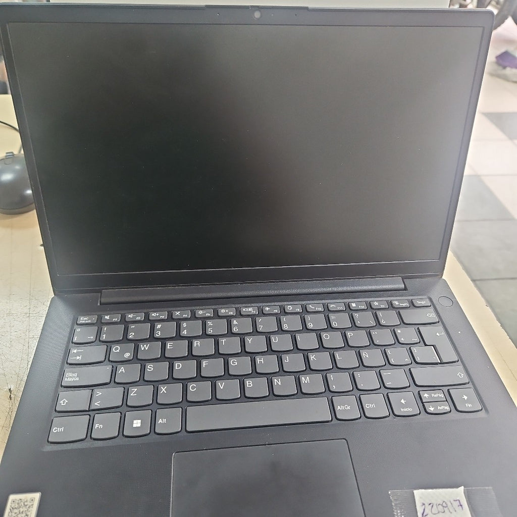 LAPTOP LENOVO V14 G2 IJL (2024) 256 GB SSD 4 GB RAM (SEMINUEVO)