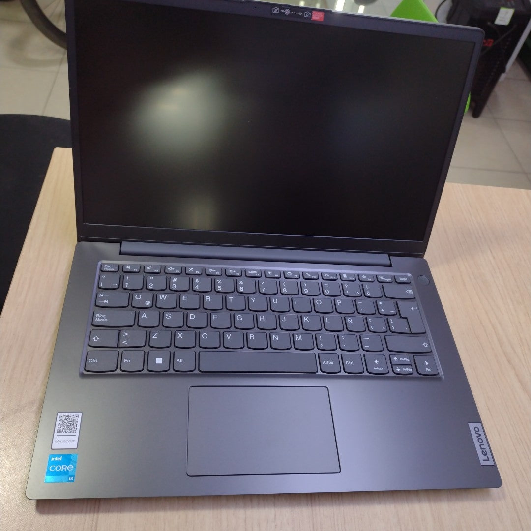 LAPTOP LENOVO V14 G3 IAP (2023) 256 GB SSD 8 GB RAM (SEMINUEVO)