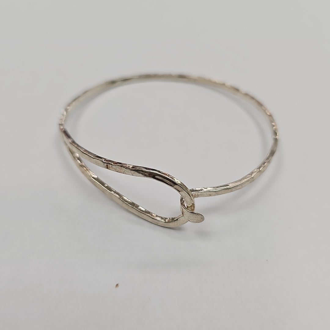 PULSERA RIGIDA PLATA 9,30 GRMS (SEMINUEVO)