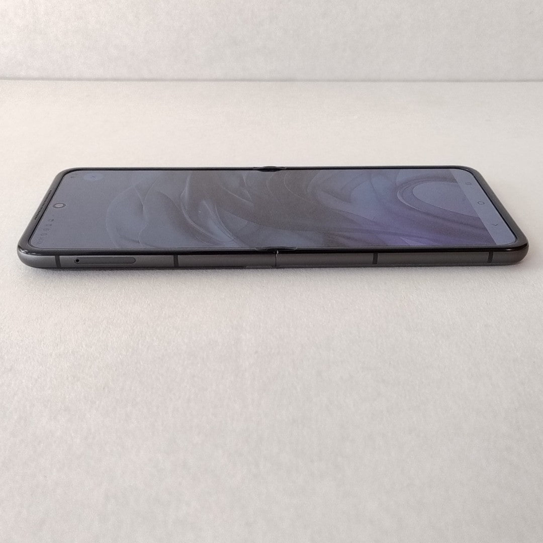 CELULAR MOTOROLA RAZR 50 5G XT2453-1 256 GB 8 GB RAM (SEMINUEVO)