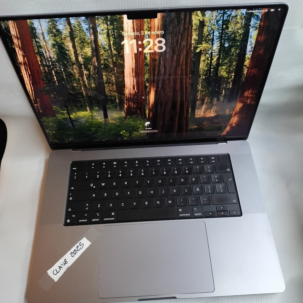 LAPTOP APPLE MACBOOK PRO 16" 2021 A2485 (CPU10 / GPU32) 1 TB SSD 32 GB RAM (SEMINUEVO)
