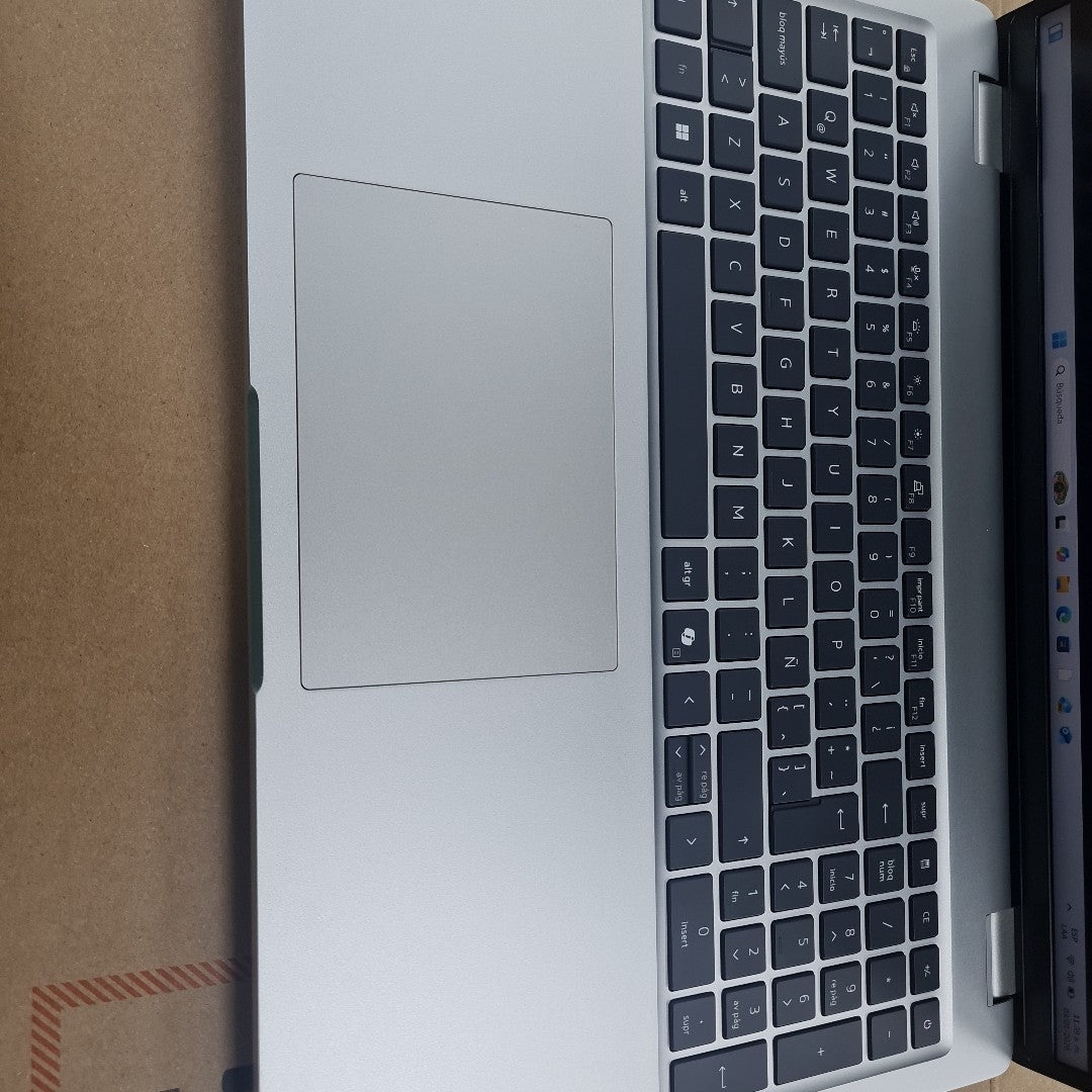 LAPTOP DELL PRO 16 PLUS PB16250 (2025) 1 TB SSD 16 GB RAM (SEMINUEVO)