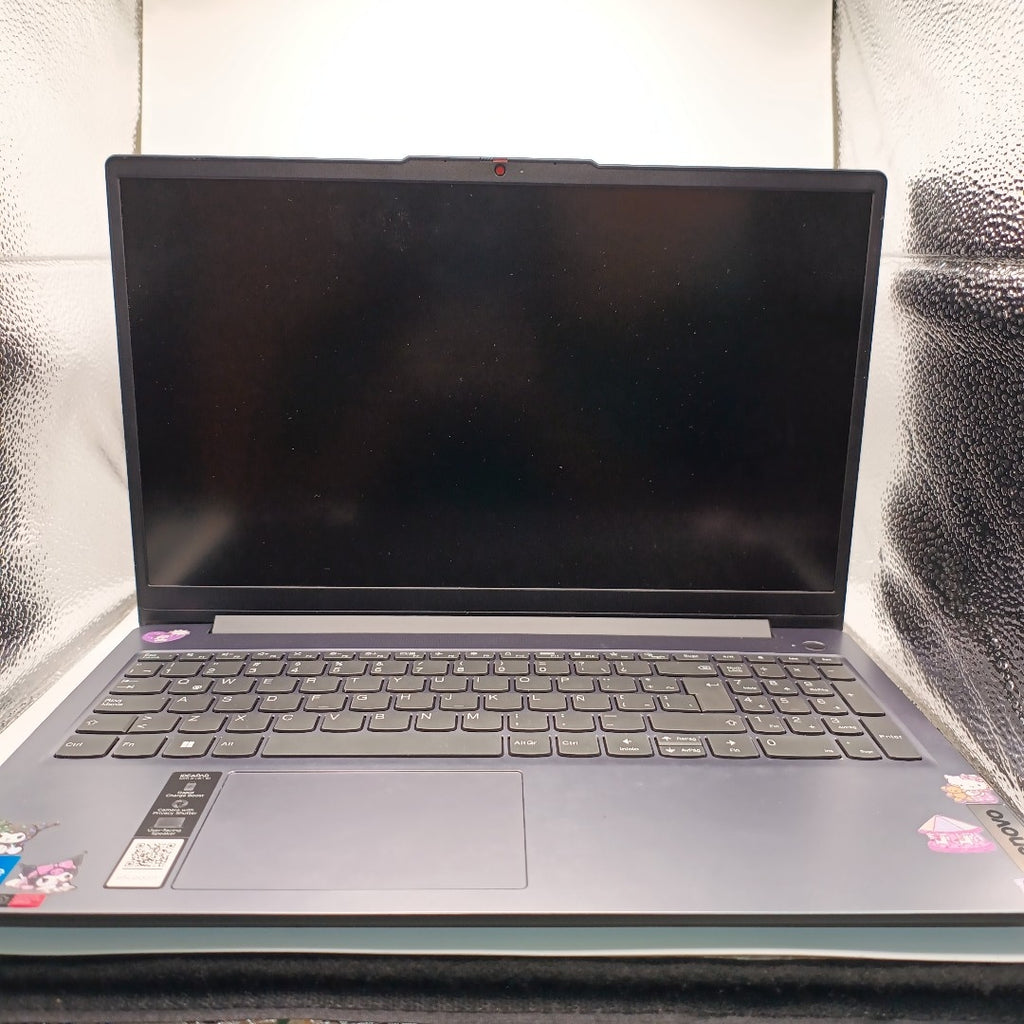 LAPTOP LENOVO IDEAPAD SLIM 3 15IAH8 (2024) 512 GB SSD 8 GB RAM (SEMINUEVO)