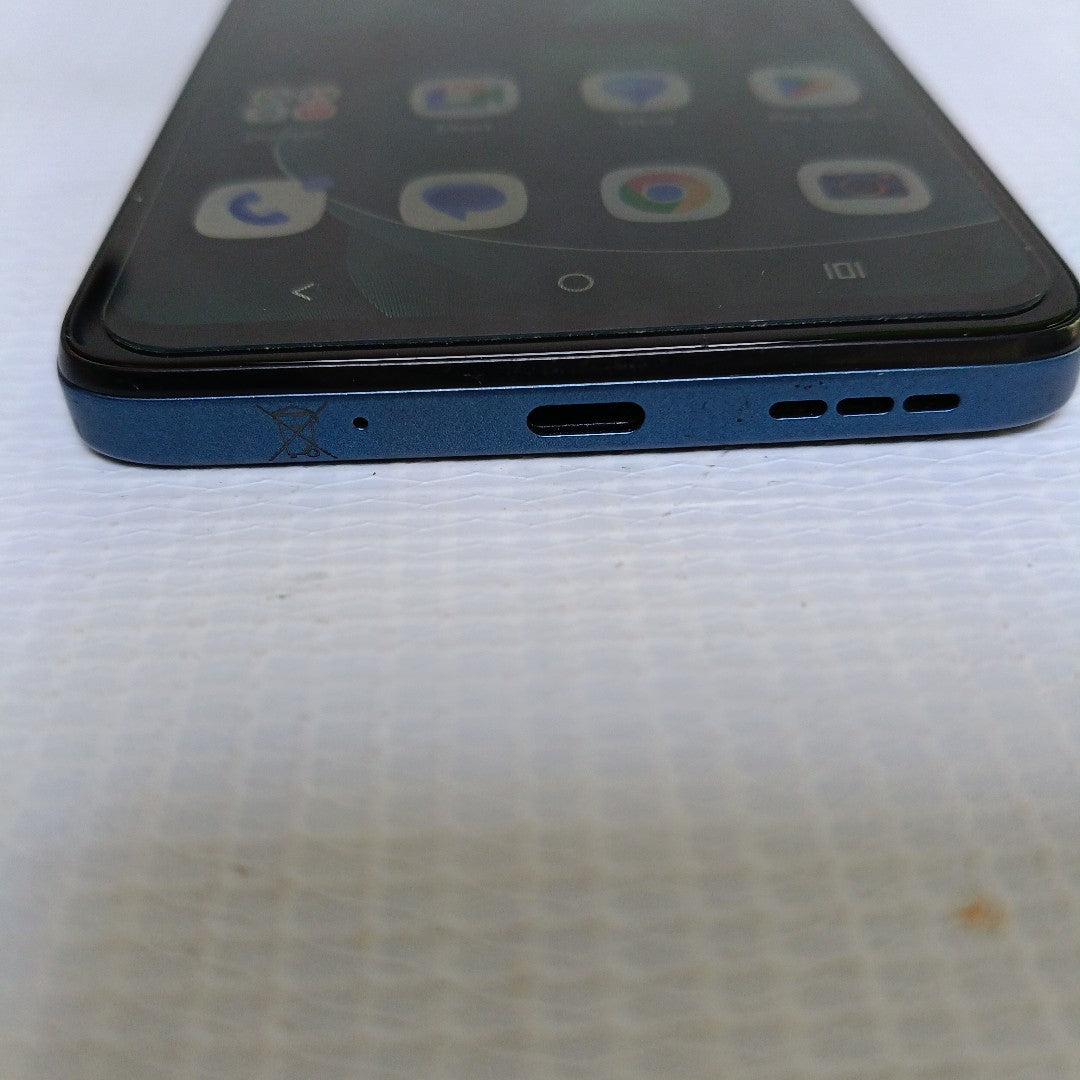 CELULAR MOTOROLA MOTO G06 XT2535-2 (2025) 64 GB 4 GB RAM (SEMINUEVO)