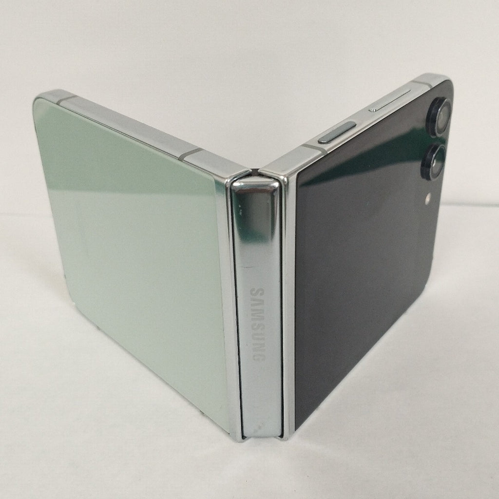 CELULAR SAMSUNG GALAXY Z FLIP 5 SM-F731B (2023) 512 GB 8 GB RAM (SEMINUEVO)