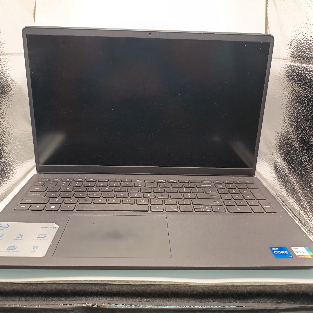 LAPTOP DELL INSPIRON 15 3520 (2024) 512 GB SSD 16 GB RAM (SEMINUEVO)