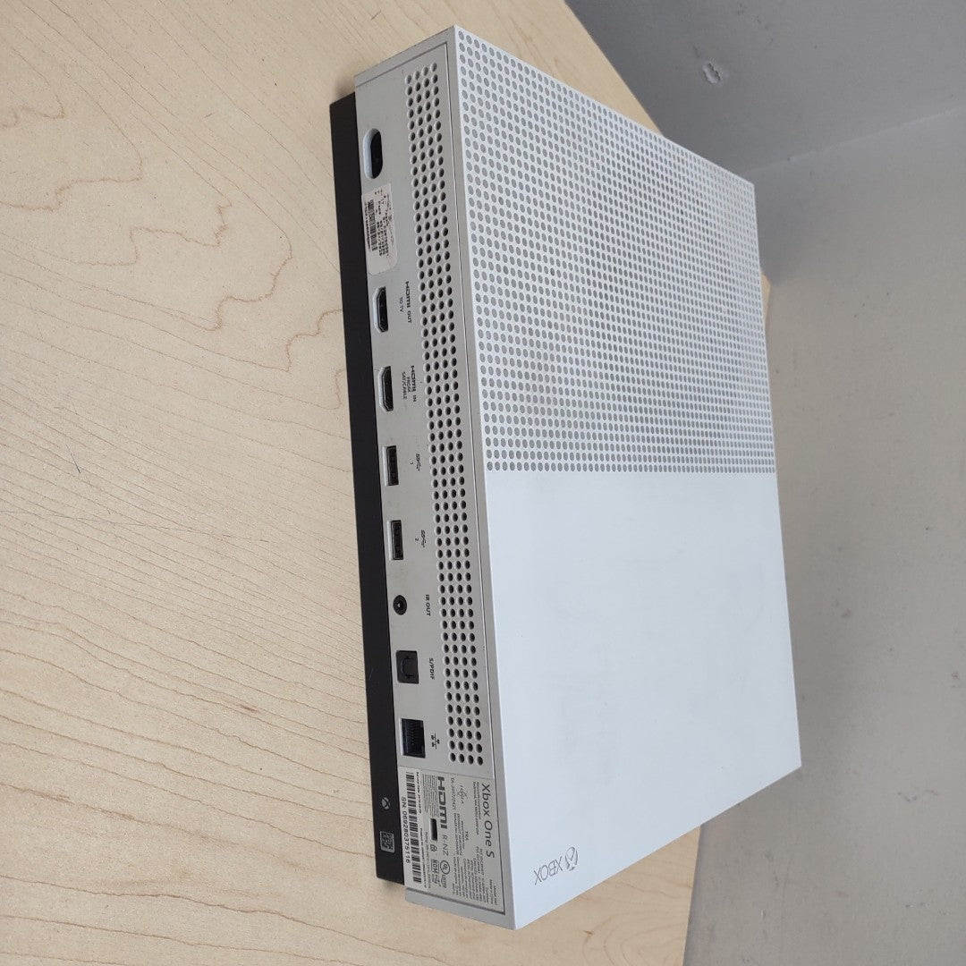 CONSOLA DE VIDEOJUEGO MICROSOFT XBOX ONE S 1 TB (SEMINUEVO)