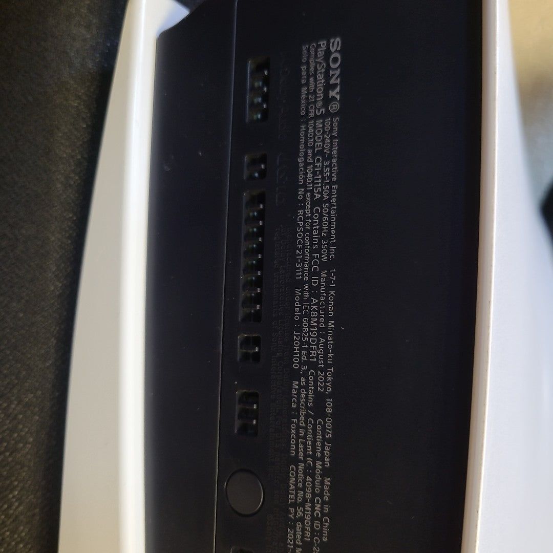 CONSOLA DE VIDEOJUEGO SONY PS5 825 SSD (SEMINUEVO)