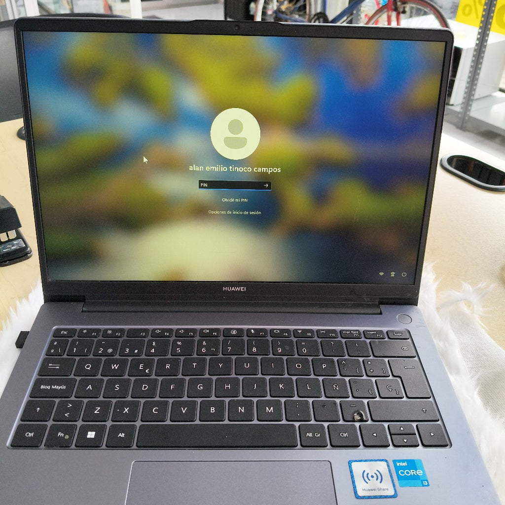 LAPTOP HUAWEI MATEBOOK D14 MDF-X (2024) 256 GB 8 GB RAM (SEMINUEVO)