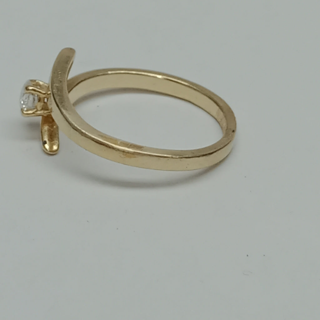 K1 2,50 GRMS 14 K ESPECIFICACIONES COMPLEMENTARIAS ANILLITO C UN DIAMTE 0.15 PTS (SEMINUEVO)