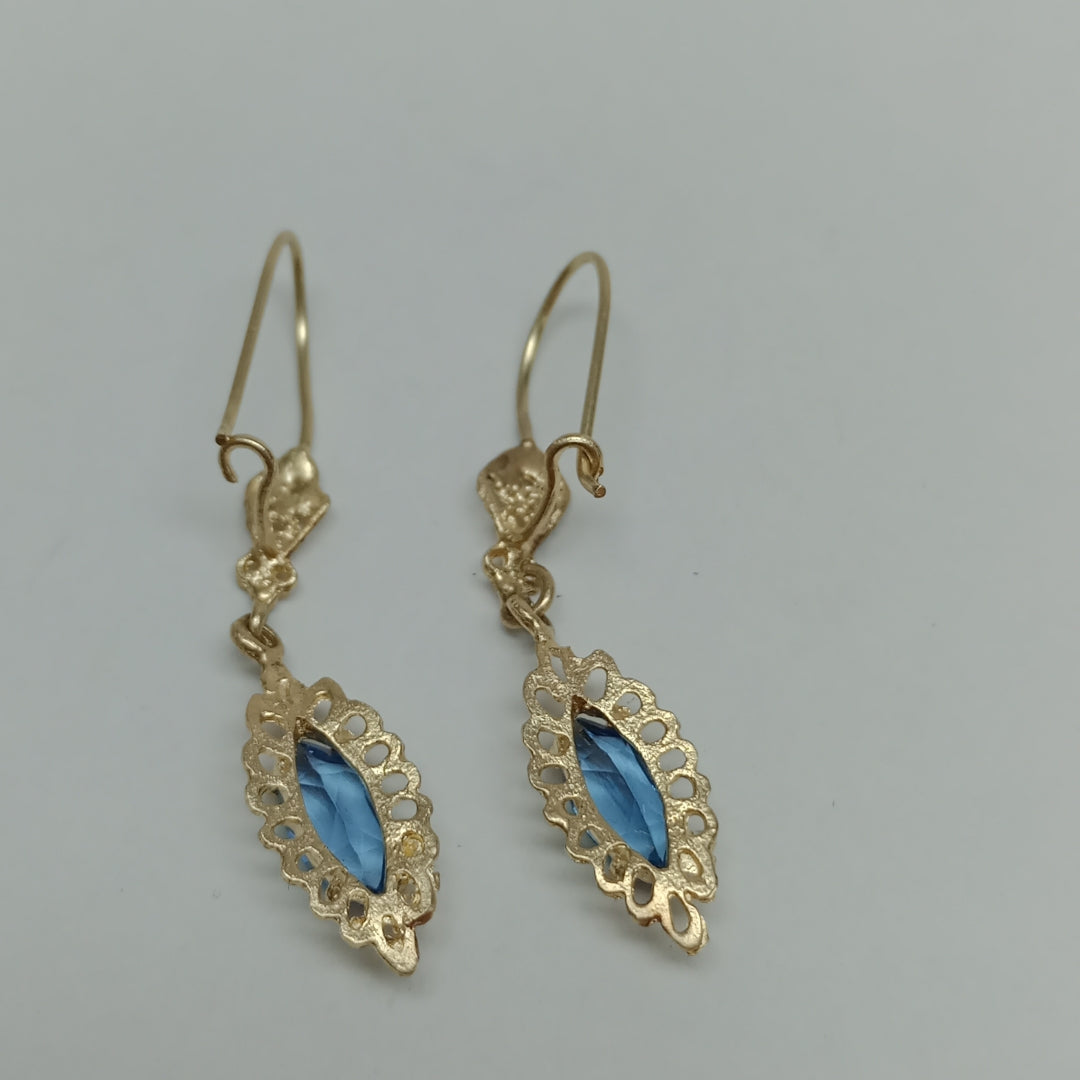 K1 2,80 GRMS 14 K ESPECIFICACIONES COMPLEMENTARIAS PAR DE ARETES CON PIEDRA AZUL (SEMINUEVO)