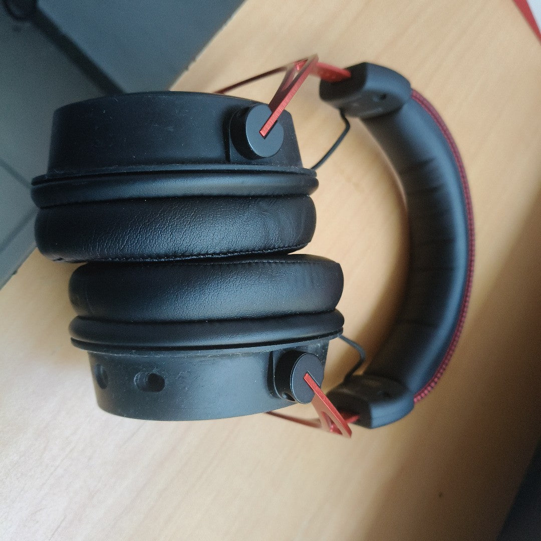 AUDIFONOS HYPERX CLOUD ALPHA HX-HSCA-RD ALAMBRICO OVER EAR (SEMINUEVO)