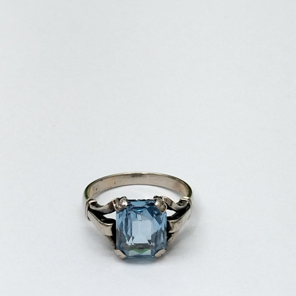 ANILLITO ORO BLANCO 10 K 3,70 GRMS (SEMINUEVO)