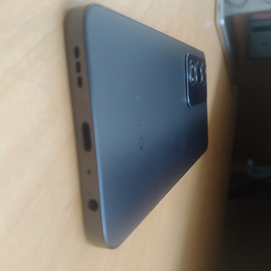 CELULAR OPPO  A80 5G CPH2639 (2024) 256 GB 8 GB RAM (SEMINUEVO)