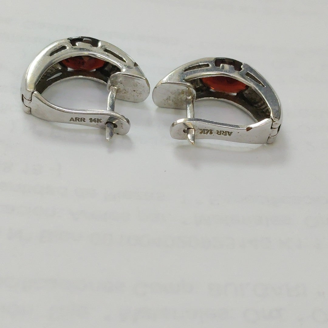 ARETES PAR ORO BLANCO 14 K 4.9 GRMS (SEMINUEVO)