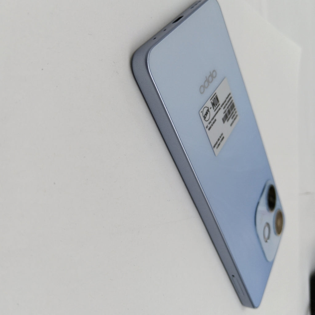 CELULAR OPPO  A5 PRO CPH2711 (2025) 256 GB 8 GB RAM (SEMINUEVO)