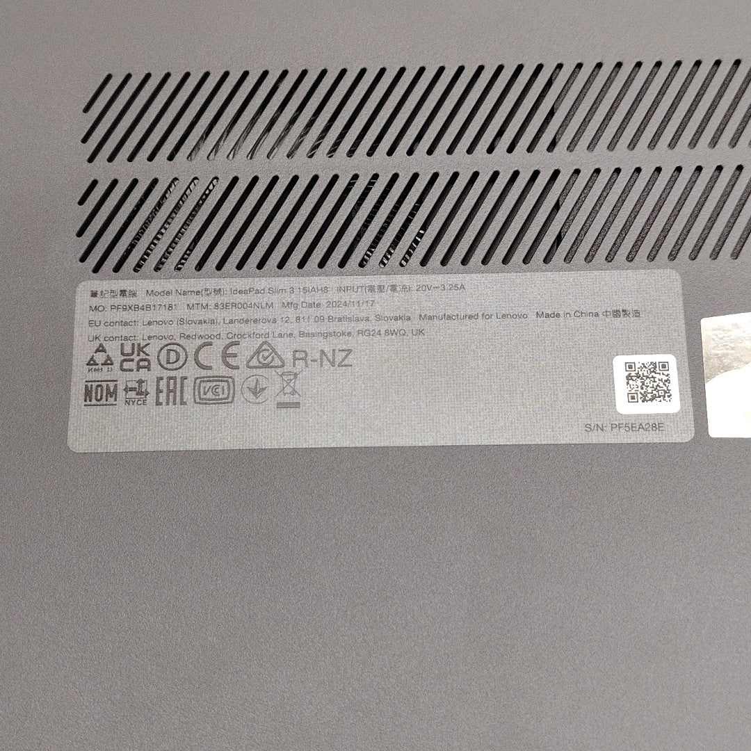 LAPTOP LENOVO IDEAPAD SLIM 3 15IAH8 (2024) 512 GB SSD 8 GB RAM (SEMINUEVO)