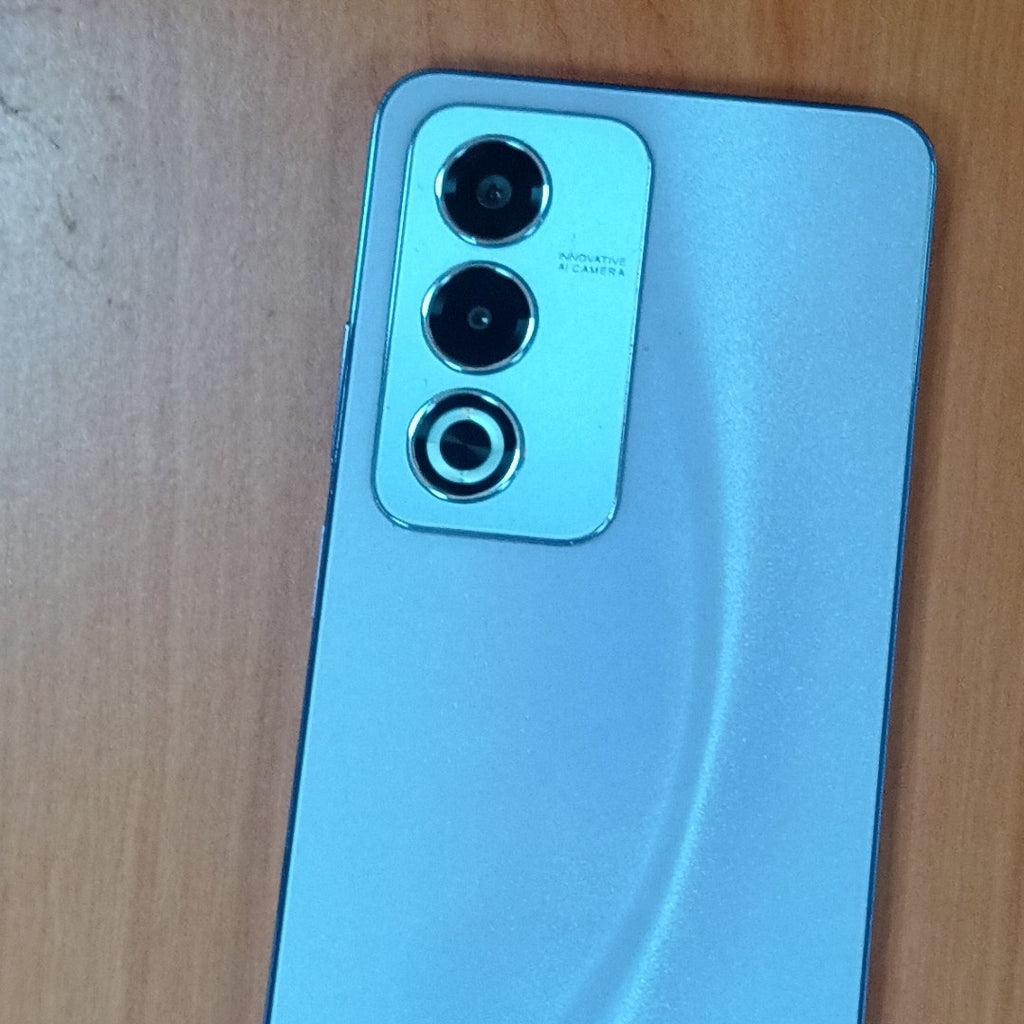 CELULAR OPPO  A80 5G CPH2639 (2024) 256 GB 8 GB RAM (SEMINUEVO)