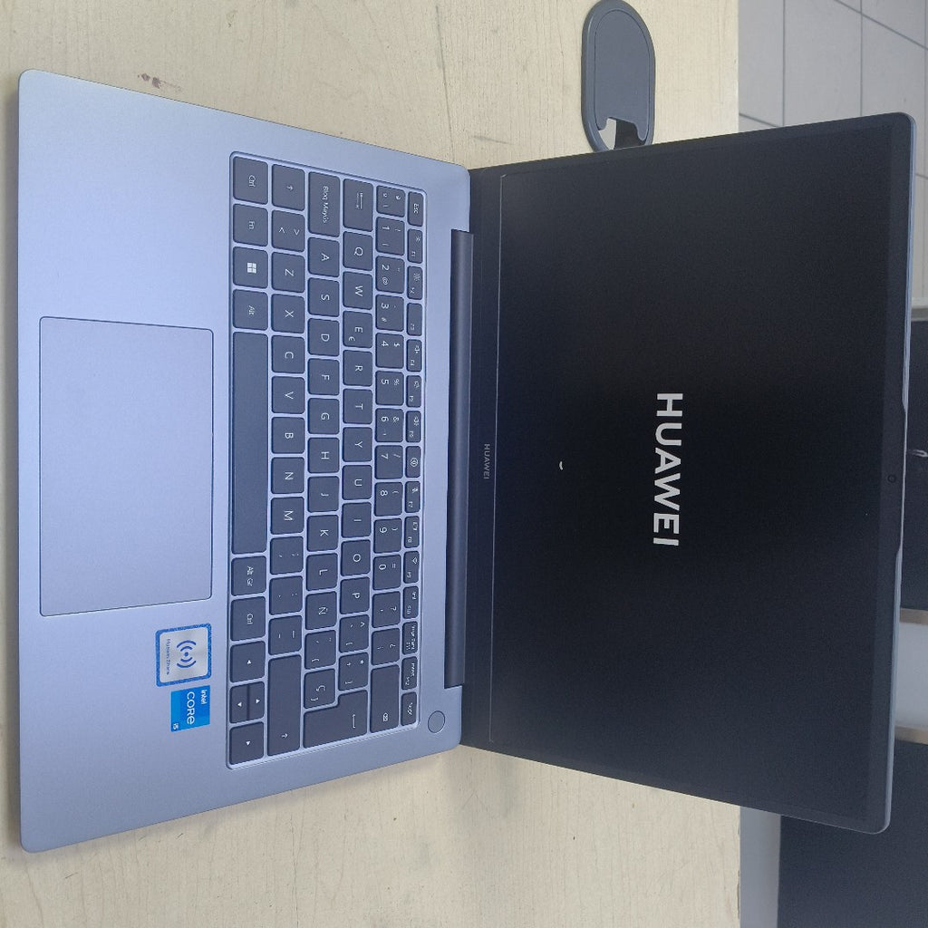 LAPTOP HUAWEI MATEBOOK D14 MDF-X (2024) 512 GB SSD 16 GB RAM (SEMINUEVO)