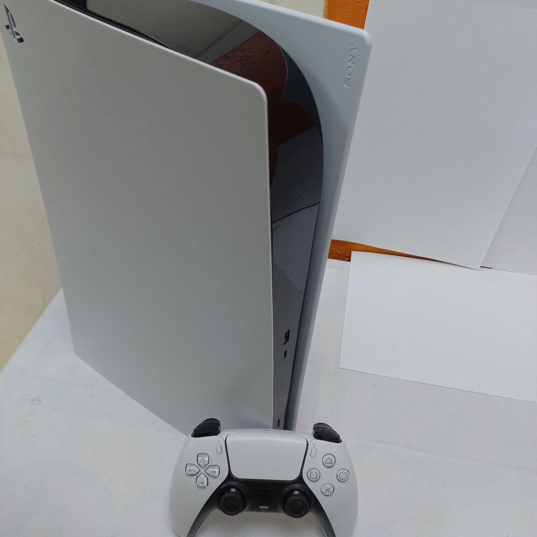 CONSOLA DE VIDEOJUEGO SONY PS5 825 SSD (SEMINUEVO)