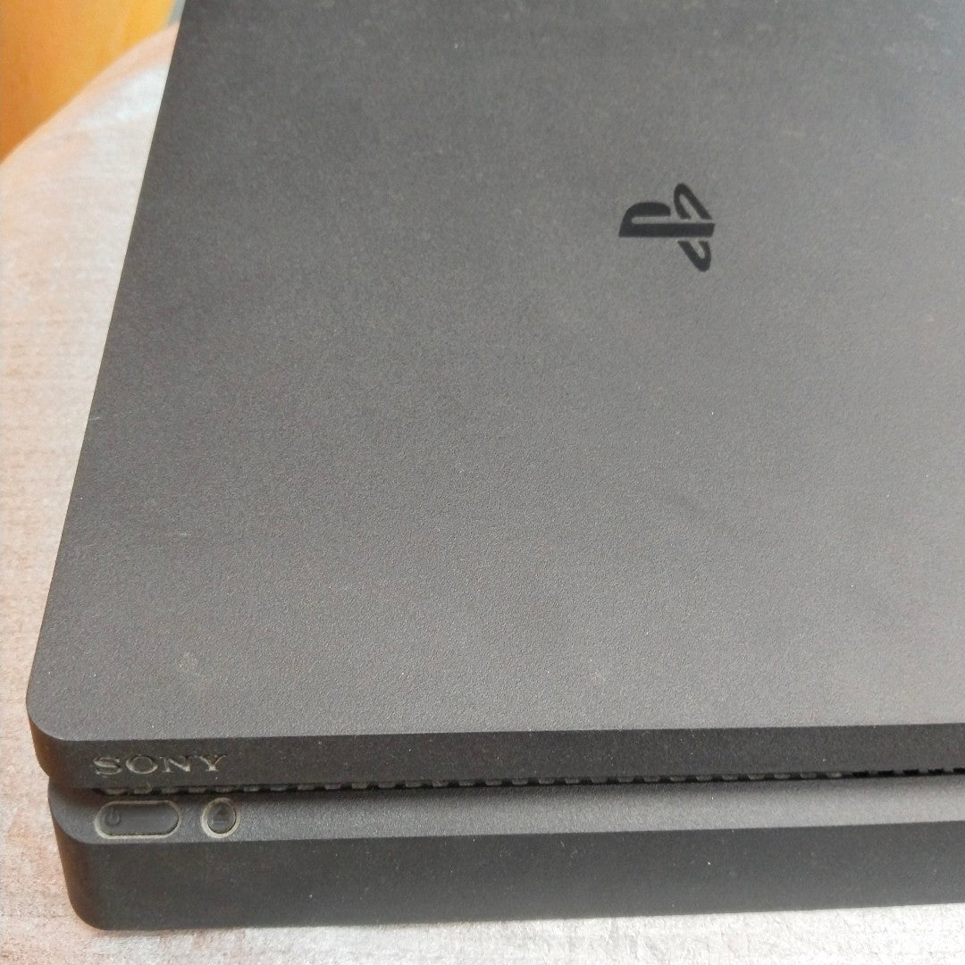 CONSOLA DE VIDEOJUEGO SONY PS4 1 TB (SEMINUEVO)