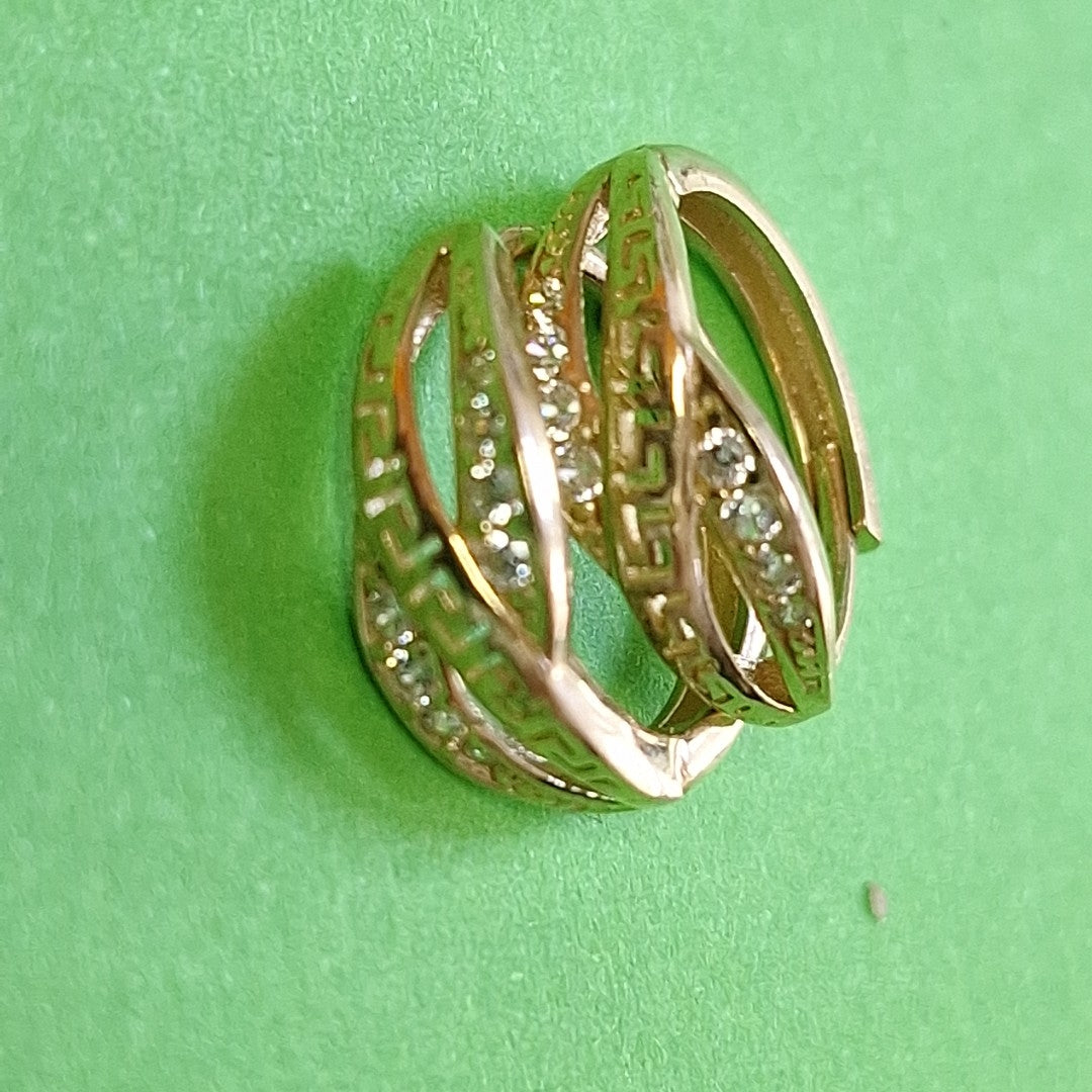 HUGGIES ORO 14K 1.8 (NUEVO)