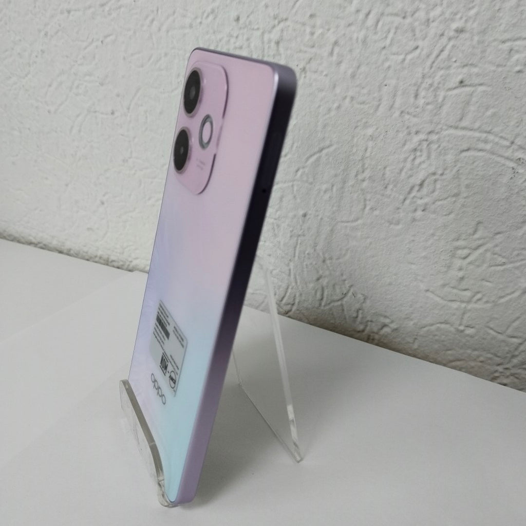 CELULAR OPPO  A5 PRO 5G CPH2695 (2025) 256 GB 8 GB RAM (SEMINUEVO)