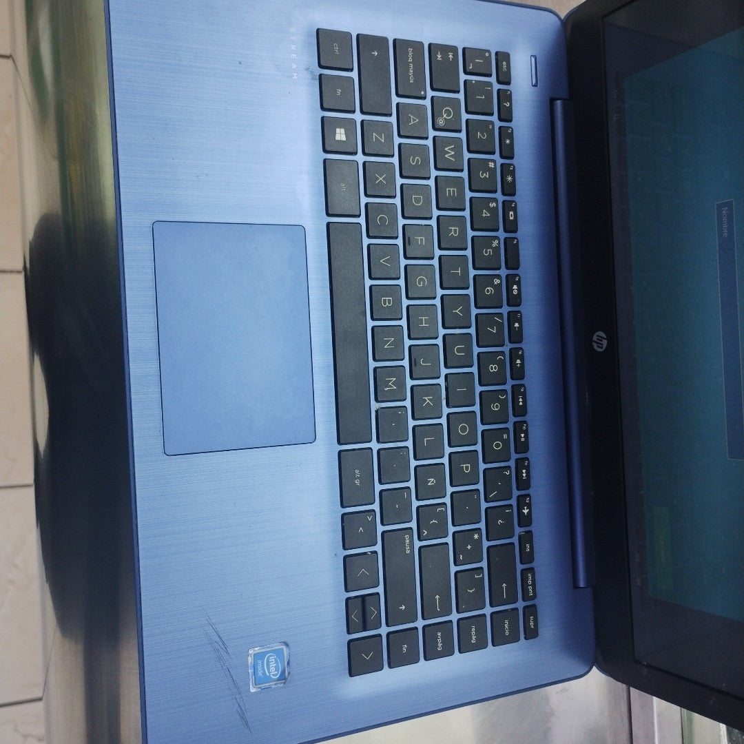 LAPTOP HP 14-AX111LA (2021) 64 GB 4 GB RAM (SEMINUEVO)