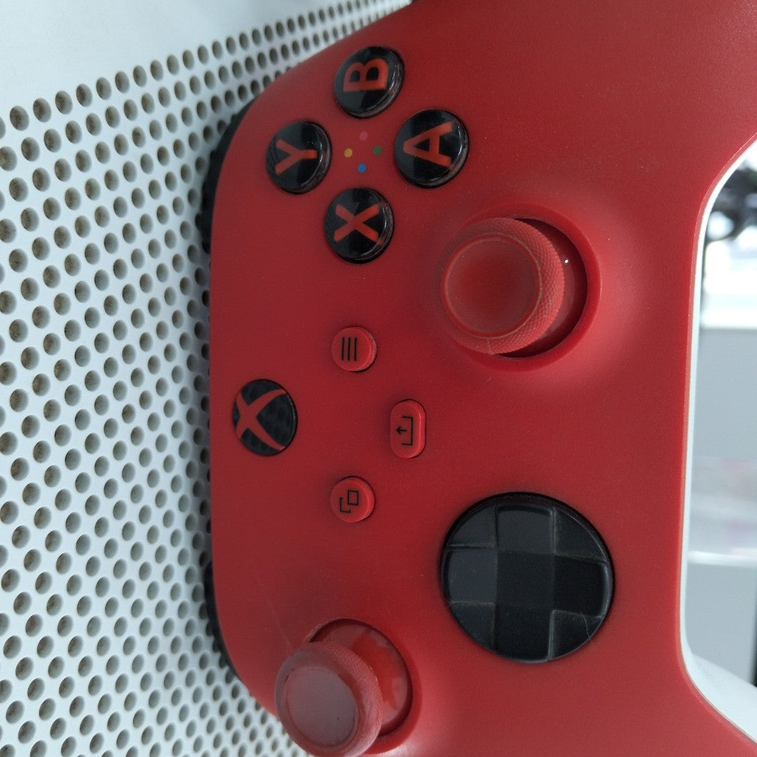 CONSOLA DE VIDEOJUEGO MICROSOFT XBOX ONE S 1 TB (SEMINUEVO)