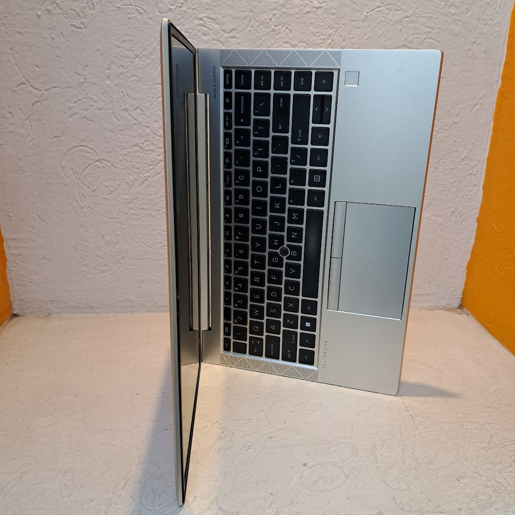 LAPTOP HP ELITEBOOK 845 G8 (2022) 256 GB SSD 16 GB RAM (SEMINUEVO)
