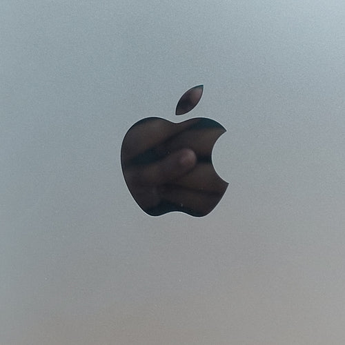 LAPTOP APPLE MACBOOK AIR 13" 2022 3.49 A2681 (8 CPU/8 GPU) 256 GB SSD 8 GB RAM (SEMINUEVO)