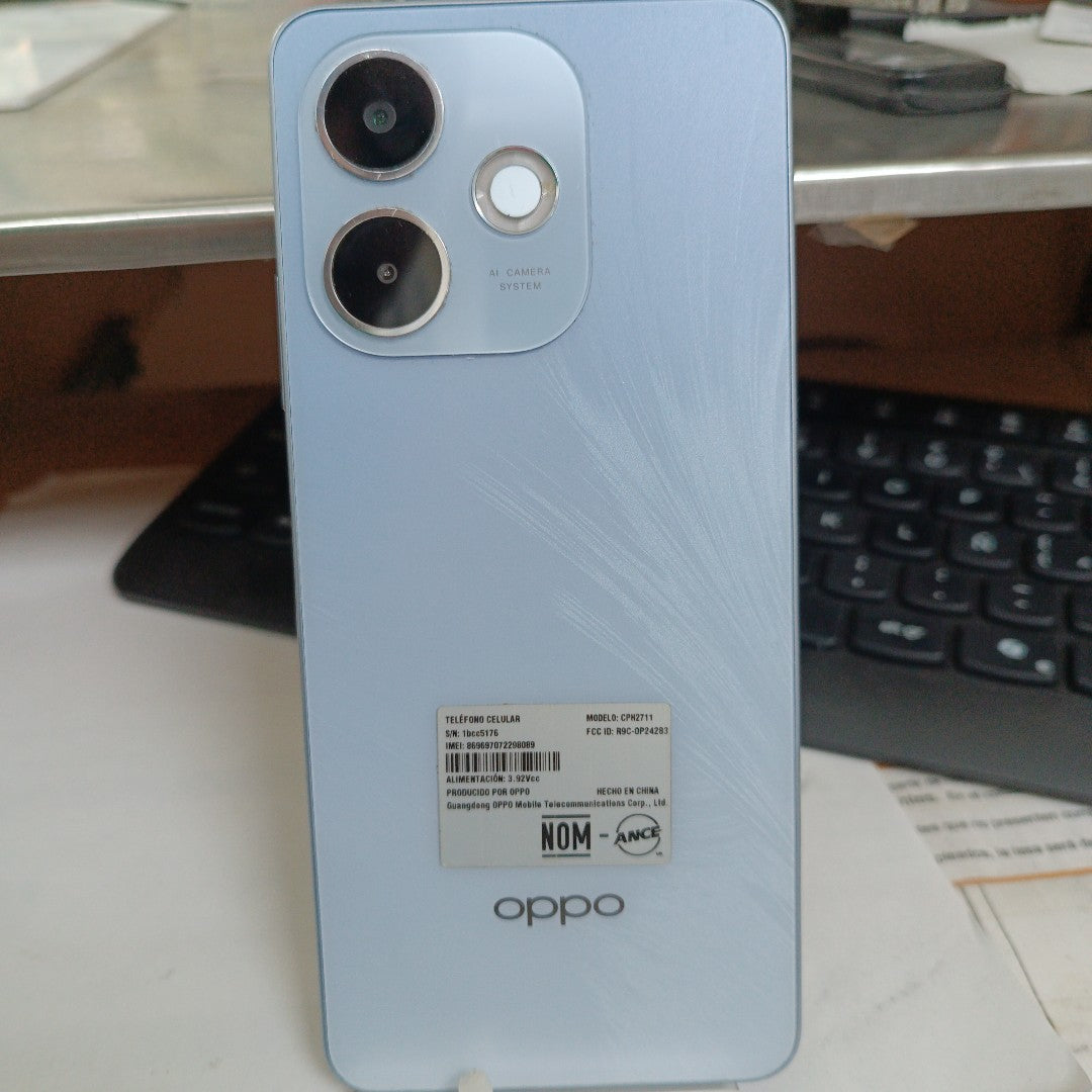 CELULAR OPPO  A5 PRO CPH2711 (2025) 256 GB 8 GB RAM (SEMINUEVO)