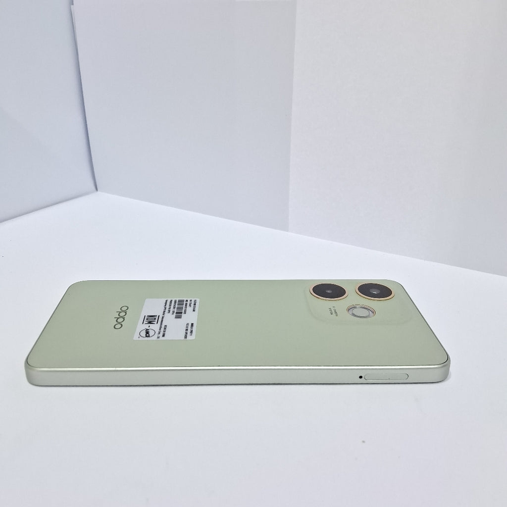 CELULAR OPPO  A5 PRO CPH2711 (2025) 256 GB 8 GB RAM (SEMINUEVO)