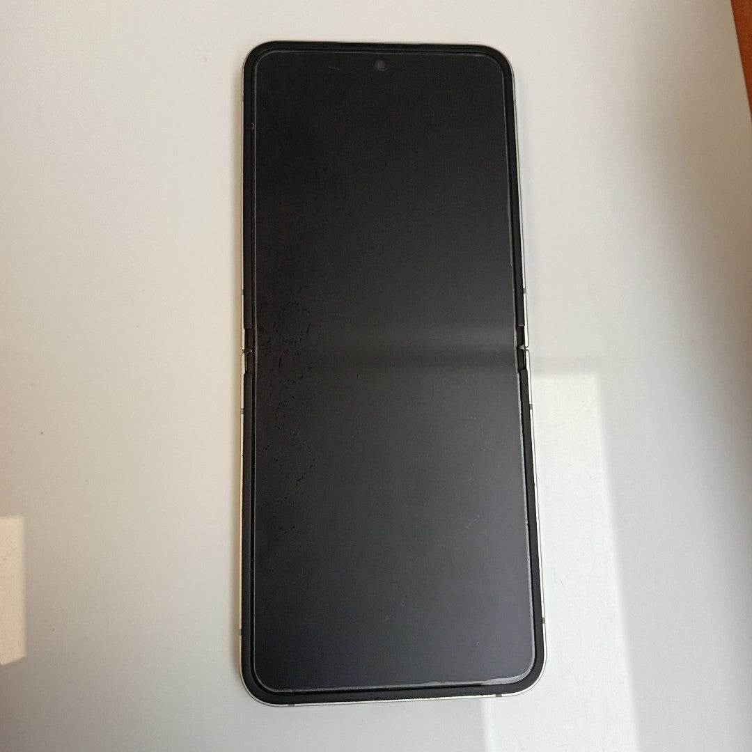 CELULAR SAMSUNG GALAXY Z FLIP7 FE SM-F761B (2025) 128 GB 8 GB RAM (SEMINUEVO)