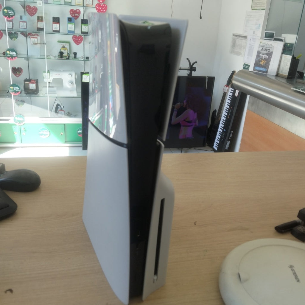 CONSOLA DE VIDEOJUEGO SONY PS5 SLIM 1 TB SSD (SEMINUEVO)