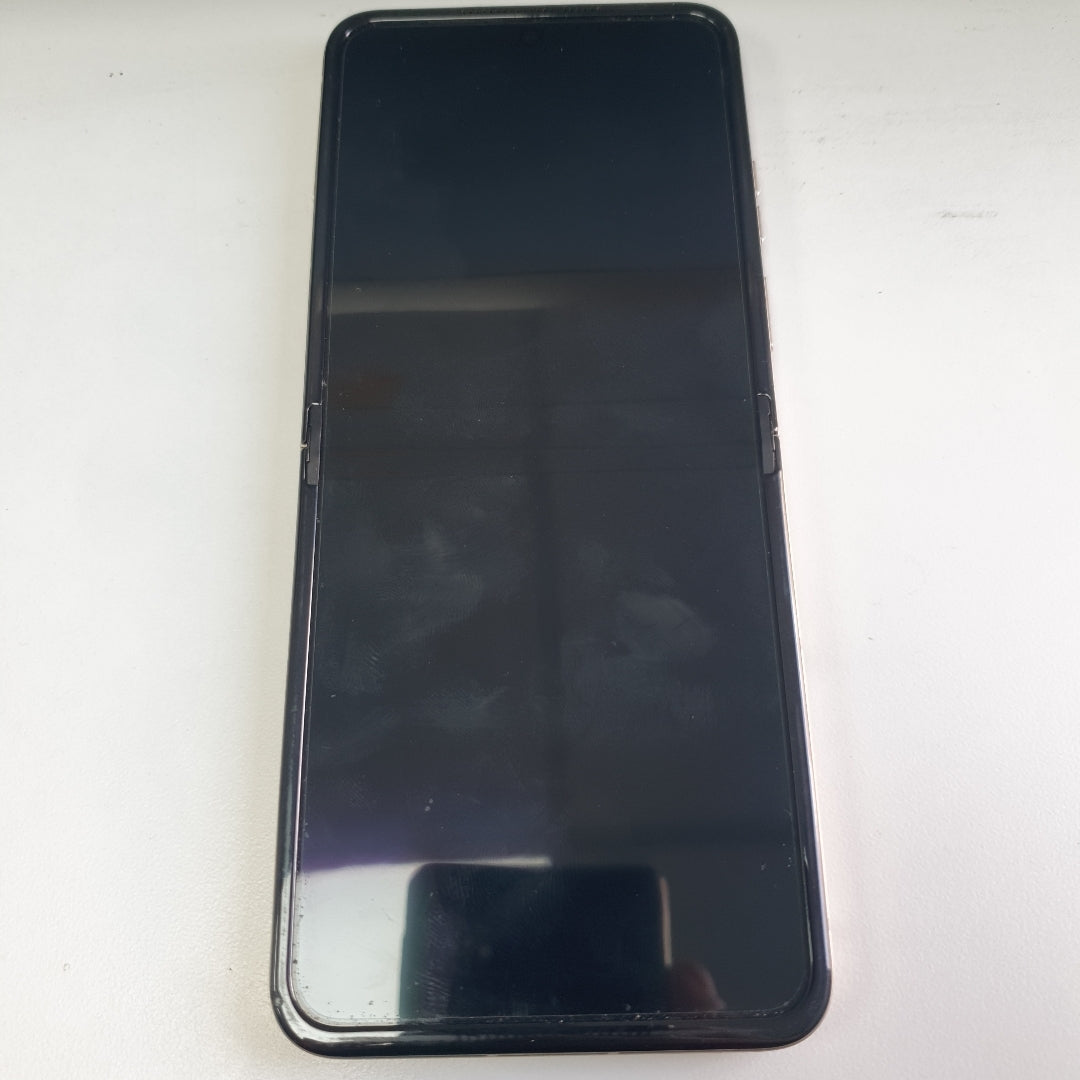 CELULAR MOTOROLA RAZR 50 5G XT2453-1 512 GB 12 GB RAM (SEMINUEVO)